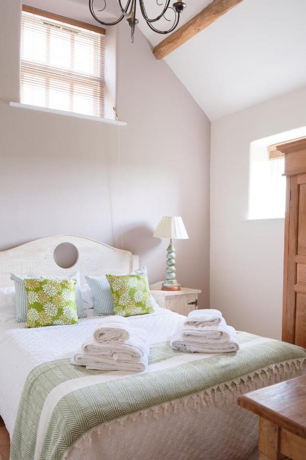 Swallow Barn At Millfields Farm Cottages Ашборн Экстерьер фото